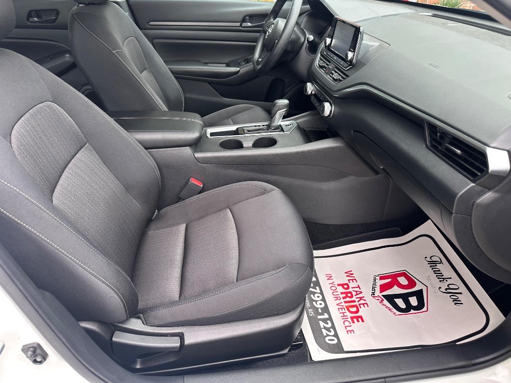 2023 Nissan Altima - $17,900