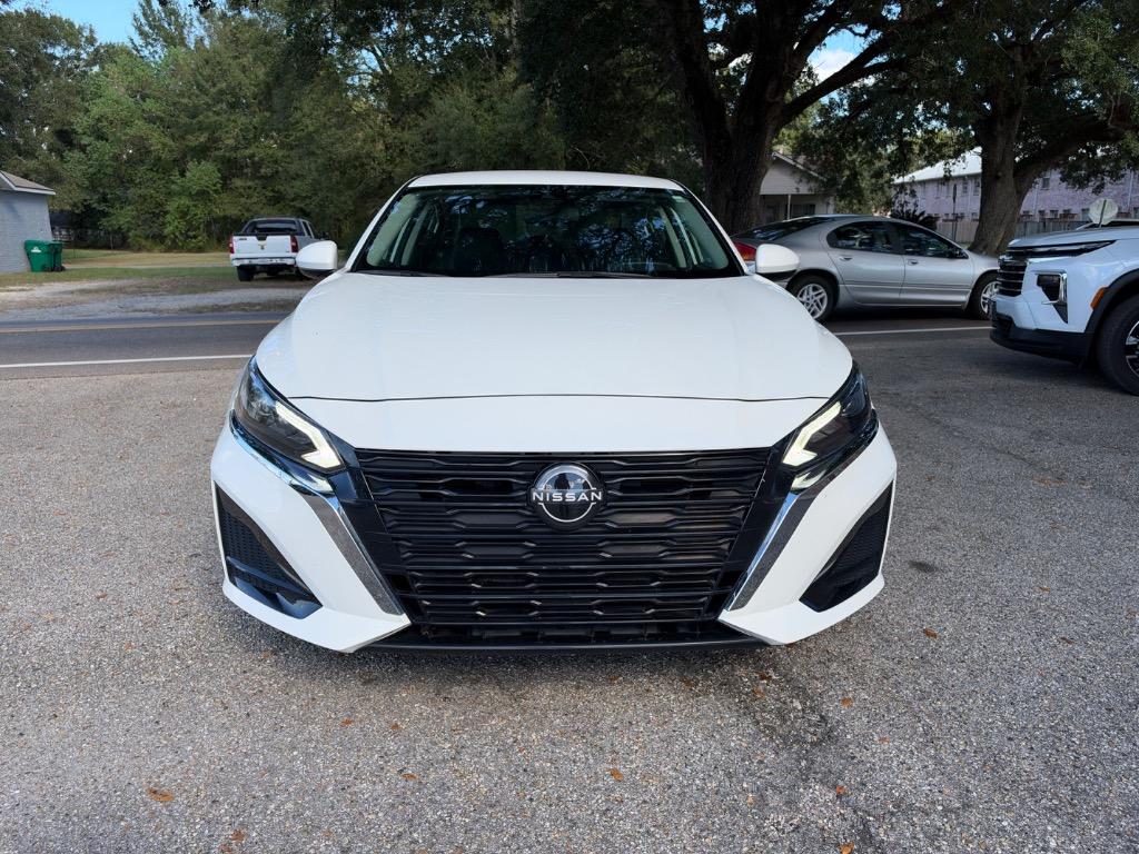 2023 Nissan Altima - $17,900