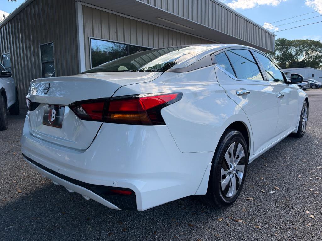 2023 Nissan Altima - $17,900