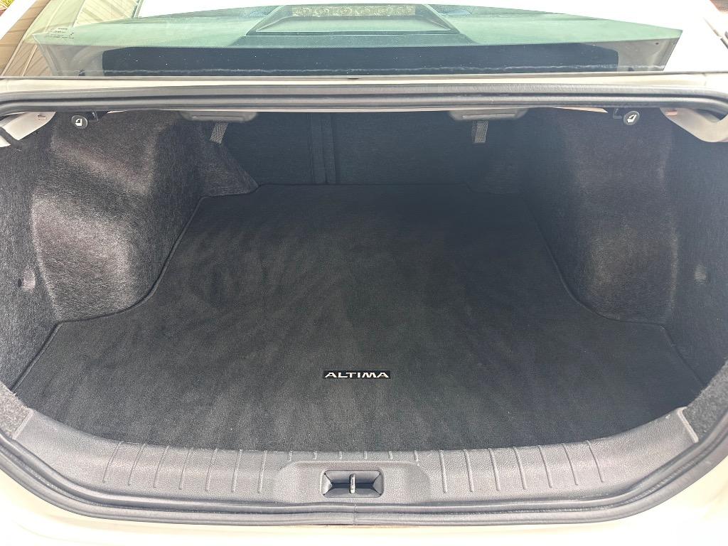 2023 Nissan Altima - $17,900