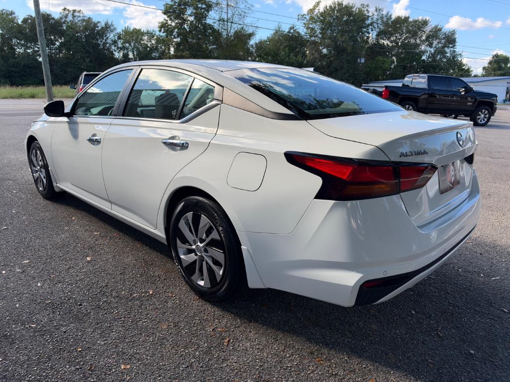 2023 Nissan Altima - $17,900
