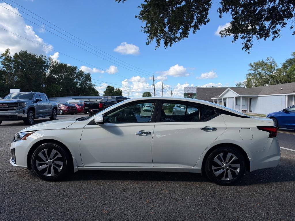 2023 Nissan Altima - $17,900