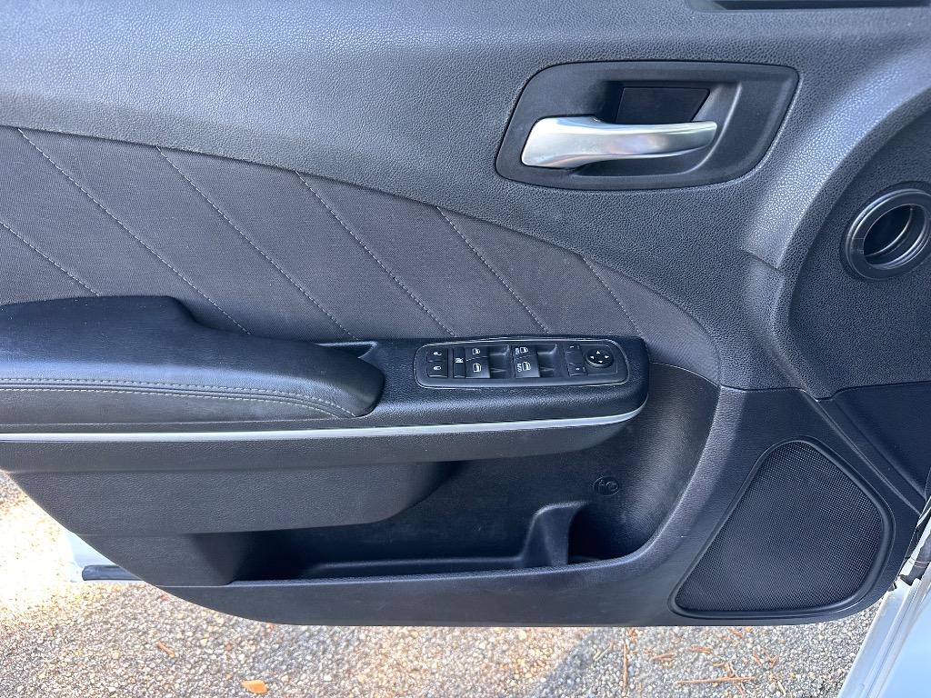 2020 Dodge Charger - $16,900