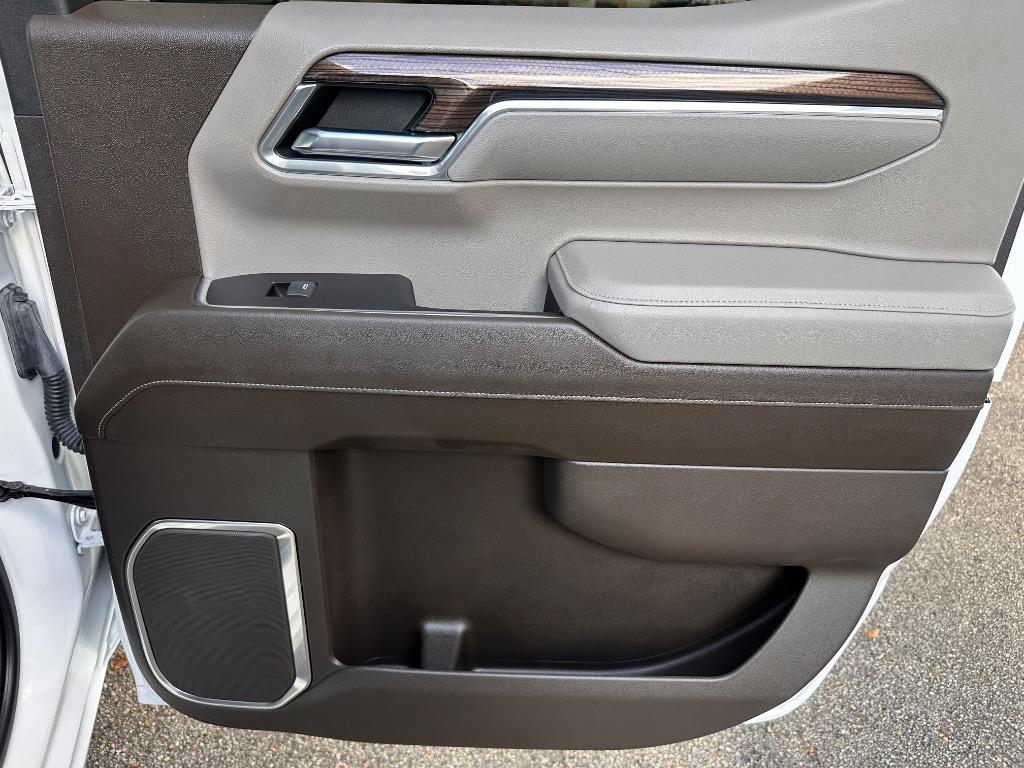 2023 Chevrolet Silverado - $31,850