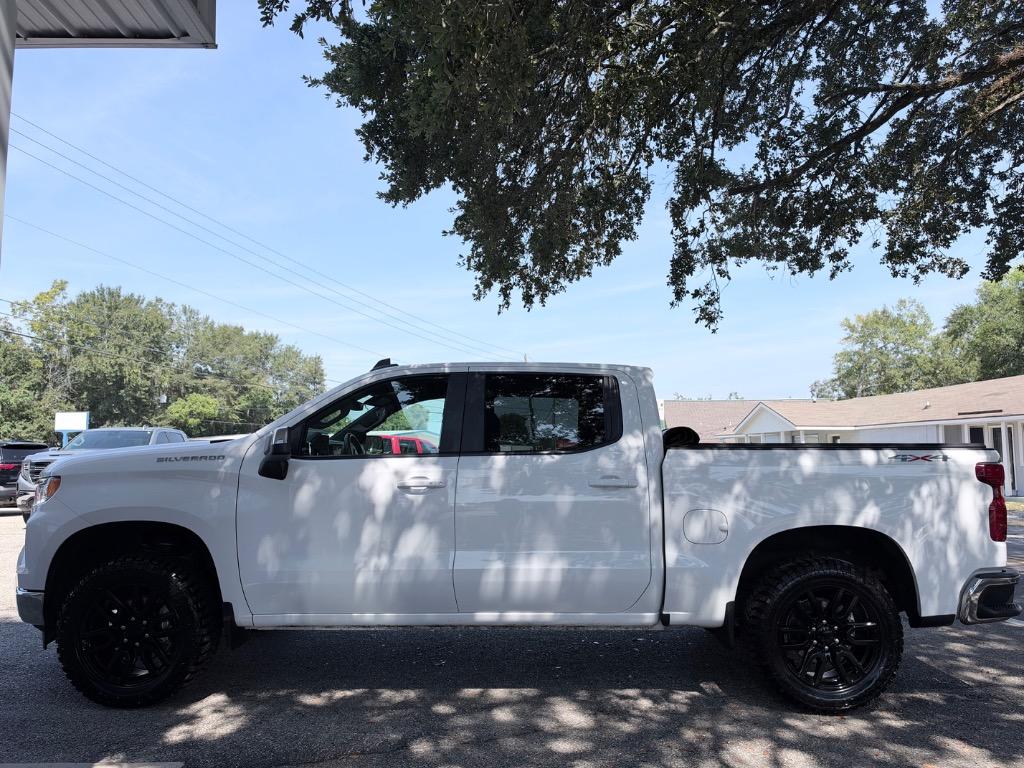 2023 Chevrolet Silverado - $31,850