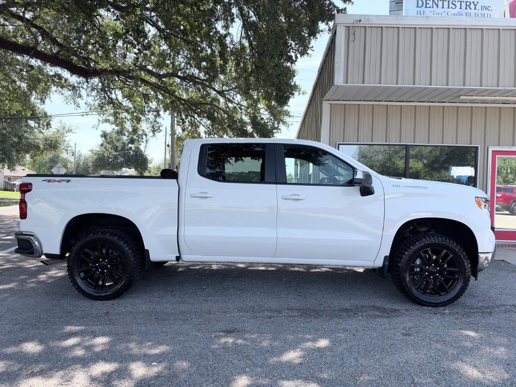 2023 Chevrolet Silverado - $31,850