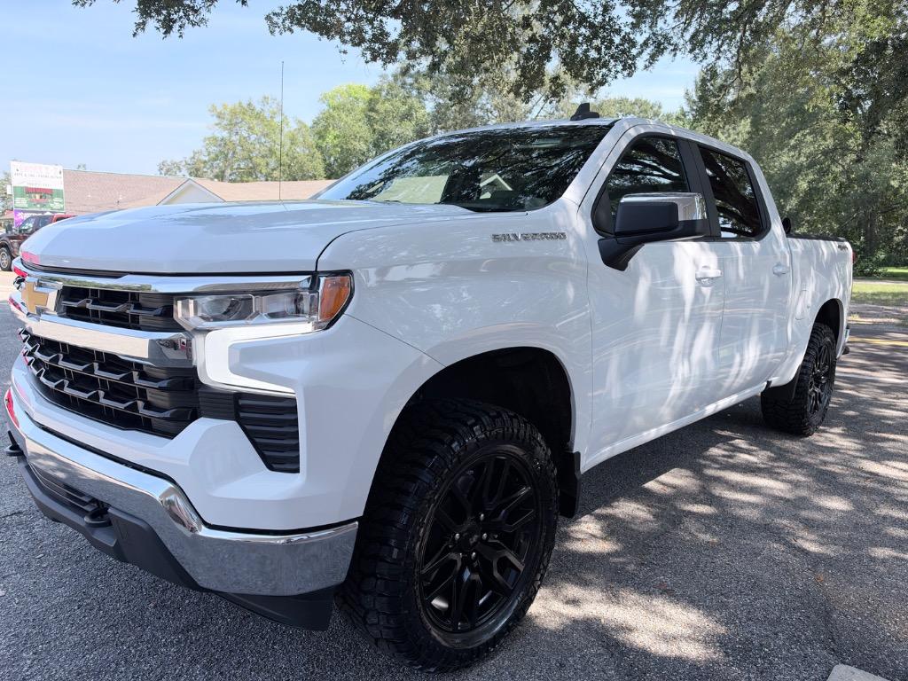 2023 Chevrolet Silverado - $31,850