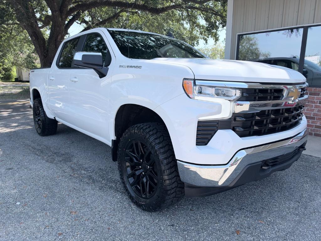 2023 Chevrolet Silverado - $31,850