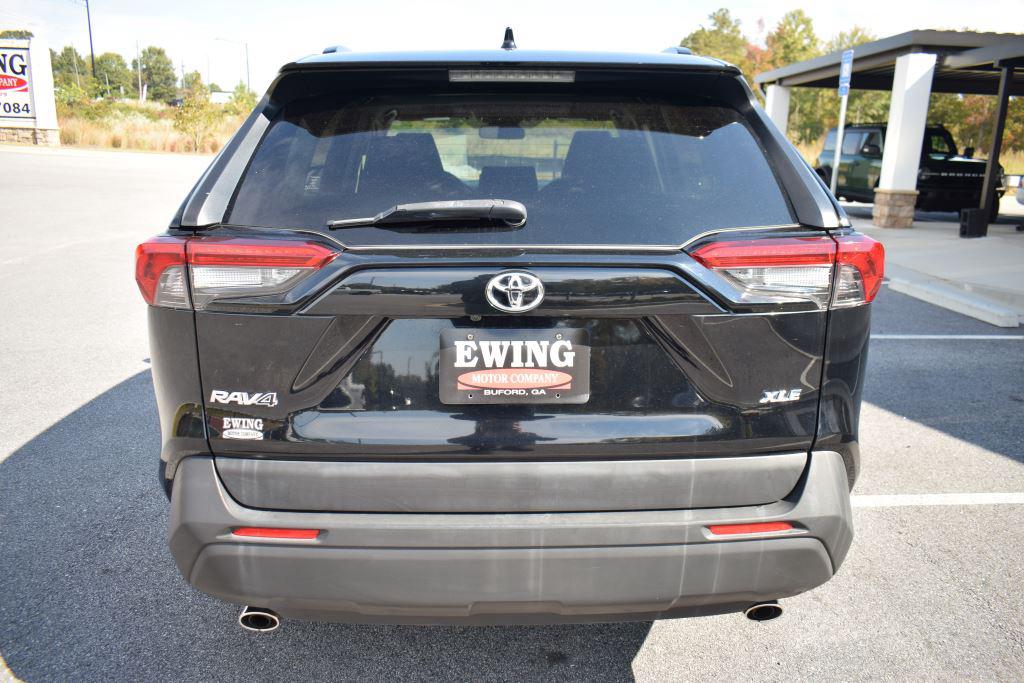 2019 Toyota RAV4 XLE  photo