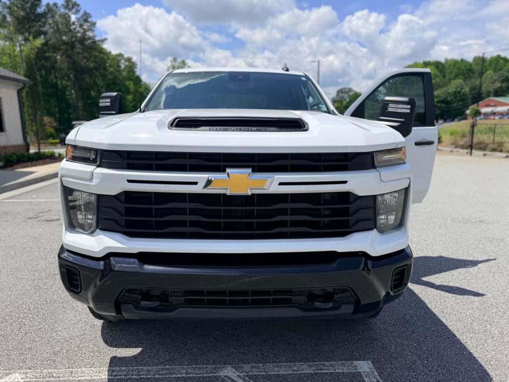 2024 Chevrolet Silverado 2500HD Crewcab Z71 4X4 - $45,500