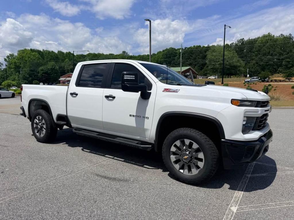 2024 Chevrolet Silverado 2500HD Crewcab Z71 4X4 - $45,500