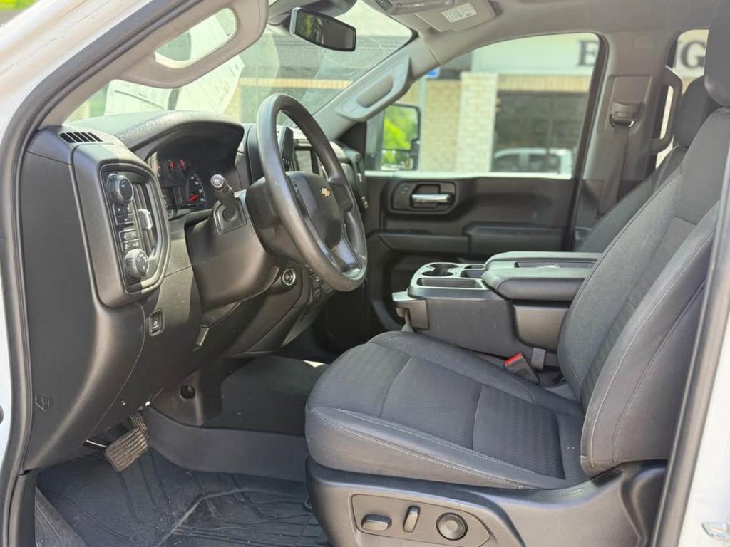 2024 Chevrolet Silverado 2500HD Crewcab Z71 4X4 - $45,500