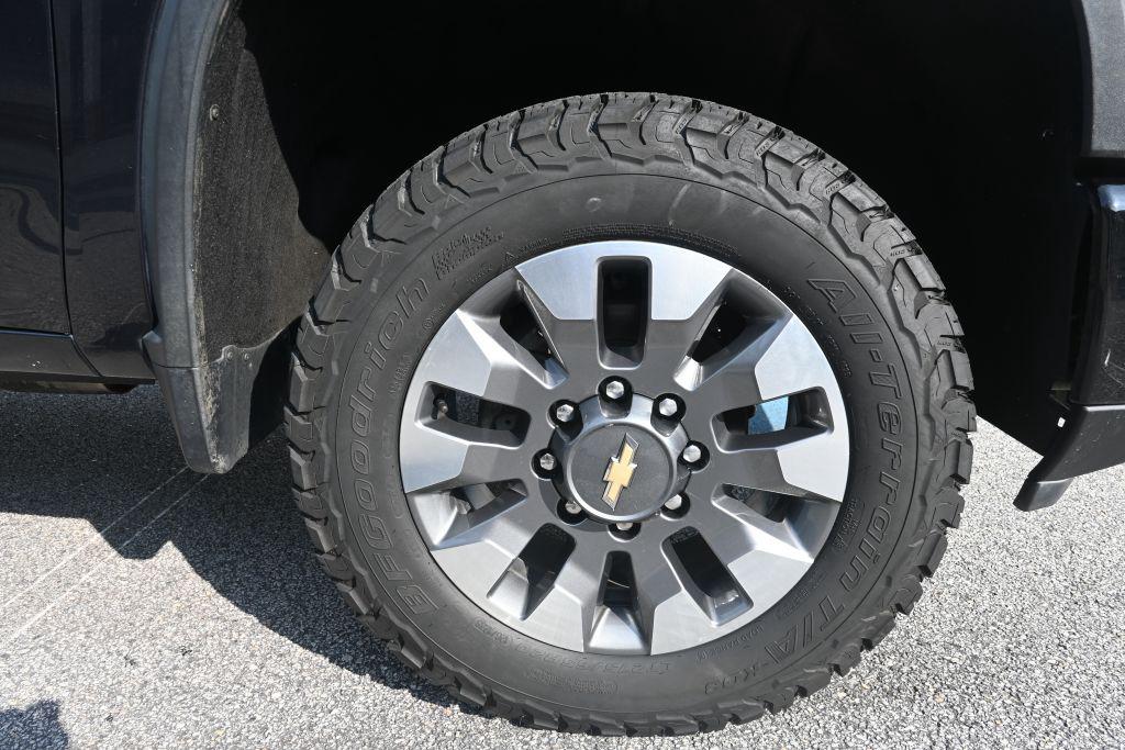 2024 Chevrolet Silverado 2500HD Crewcab Custom 4X4 - $39,800