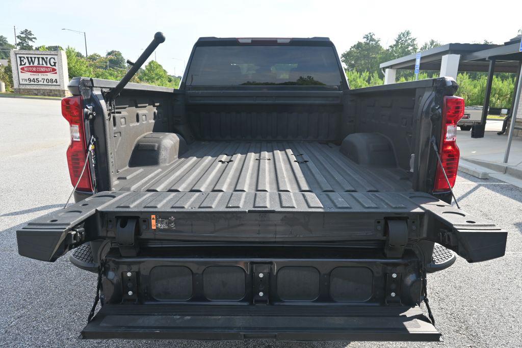 2024 Chevrolet Silverado 2500HD Crewcab Custom 4X4 - $39,800