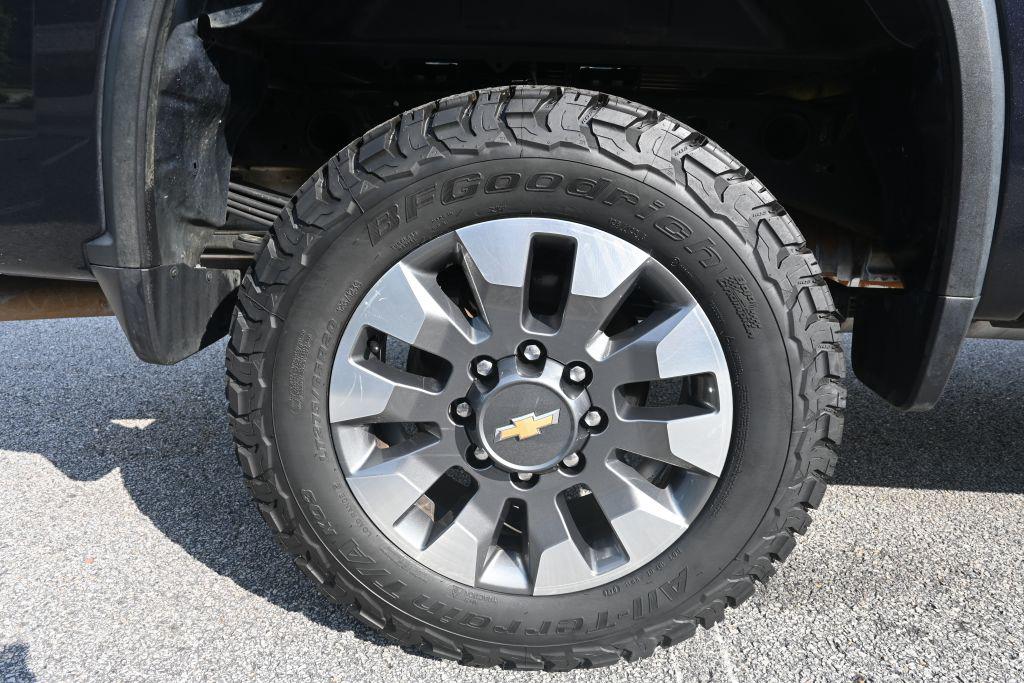 2024 Chevrolet Silverado 2500HD Crewcab Custom 4X4 - $39,800