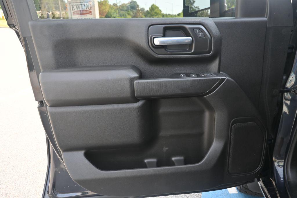 2024 Chevrolet Silverado 2500HD Crewcab Custom 4X4 - $39,800