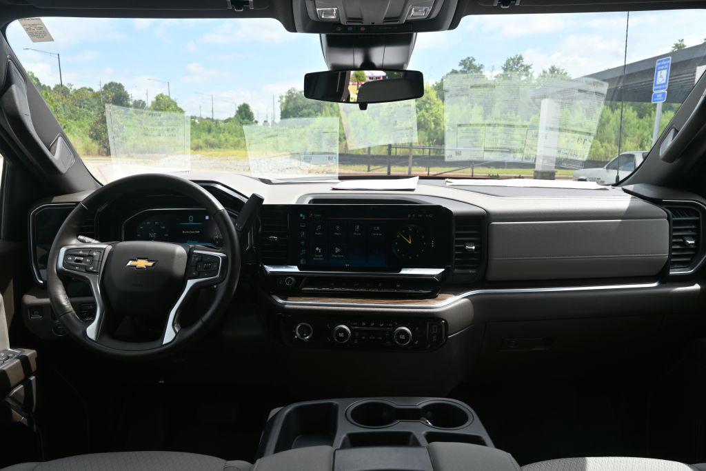 2022 Chevrolet Silverado - $31,500