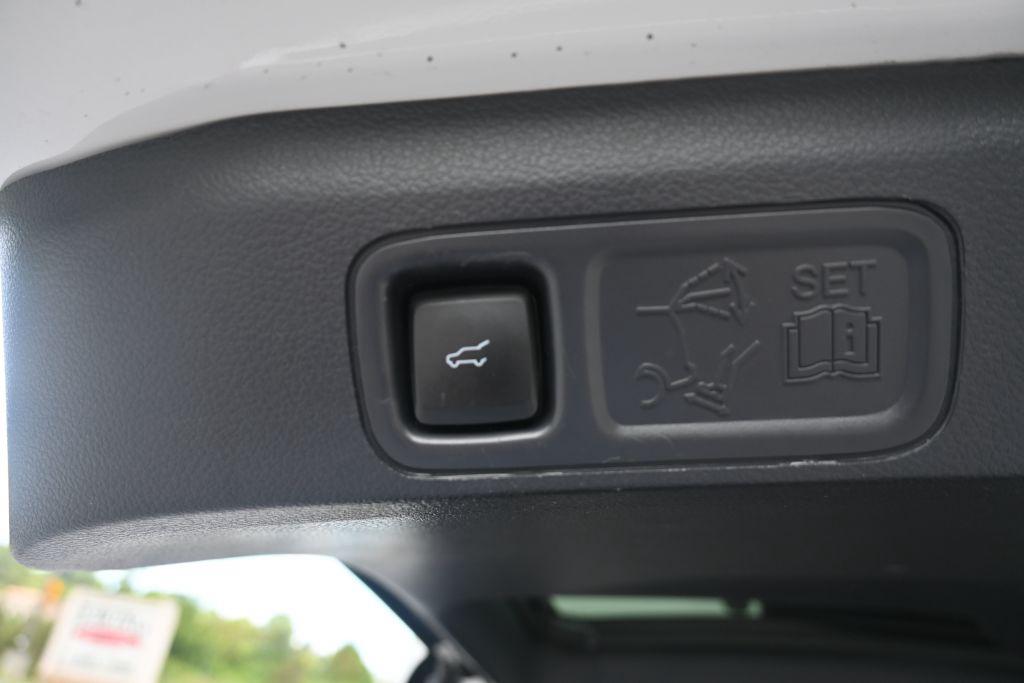 2022 Ford Expedition - $52,900