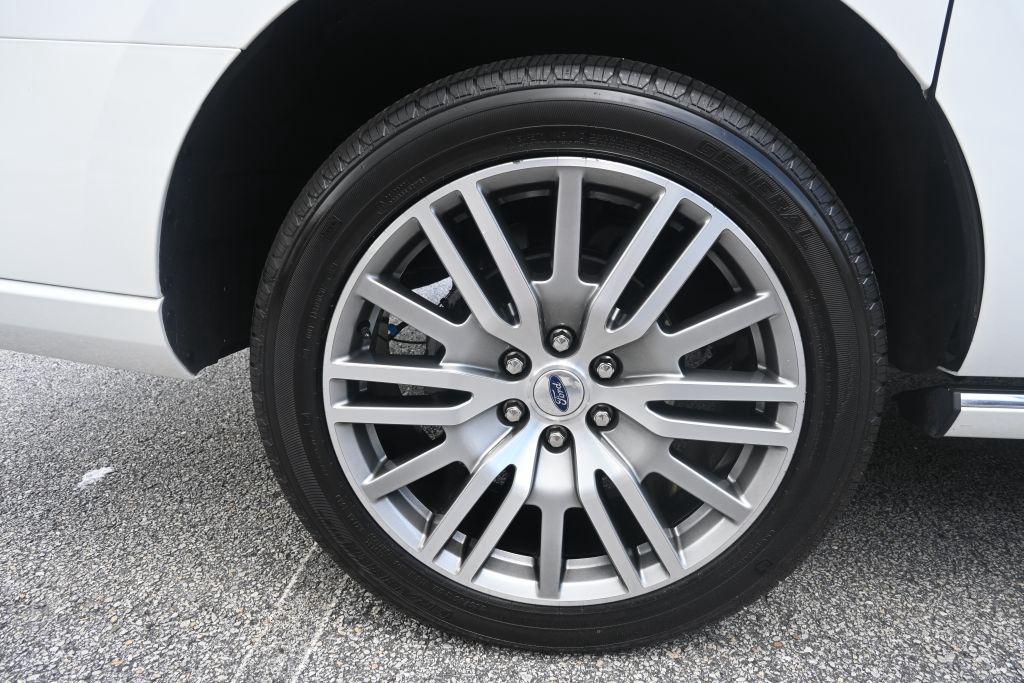 2022 Ford Expedition - $52,900