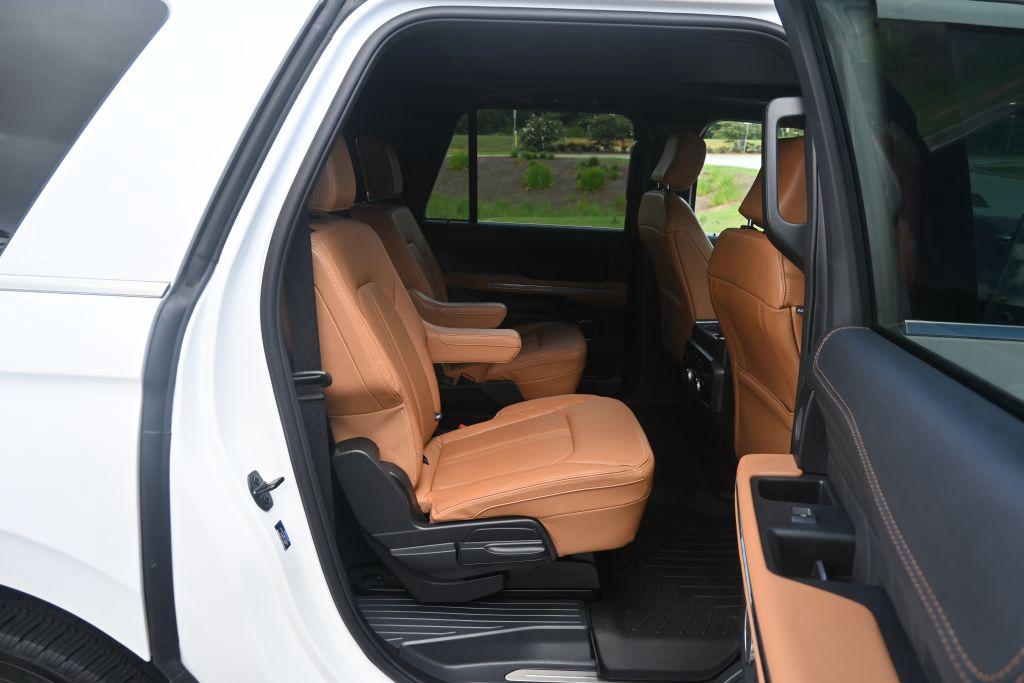2022 Ford Expedition - $52,900