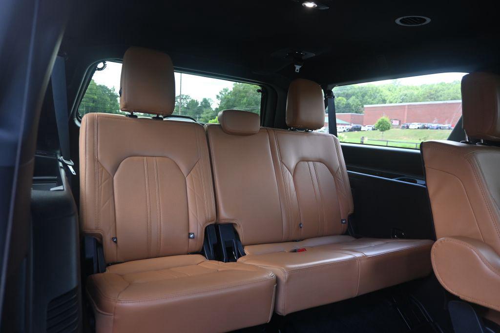 2022 Ford Expedition - $52,900