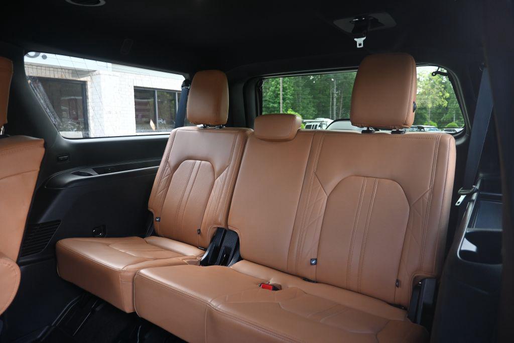 2022 Ford Expedition - $52,900