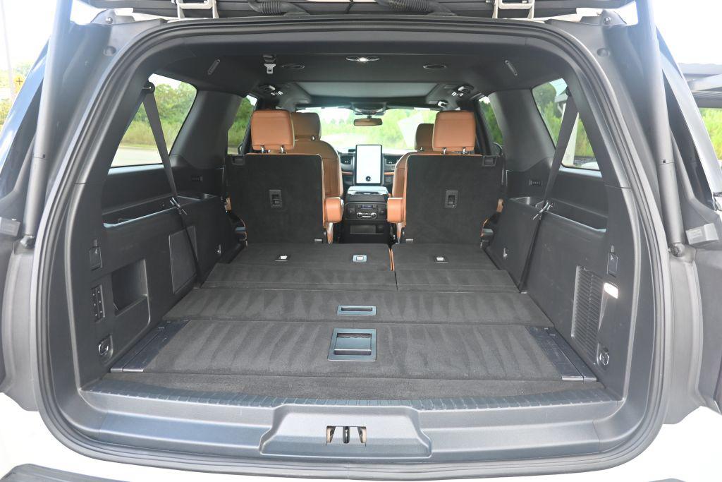 2022 Ford Expedition - $52,900