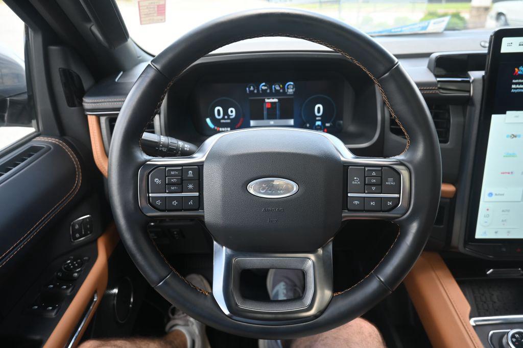 2022 Ford Expedition - $52,900