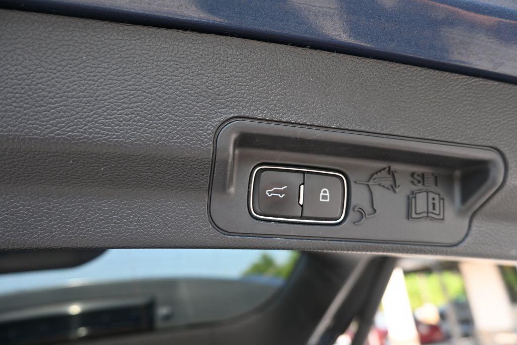 2020 Ford Explorer - $19,800