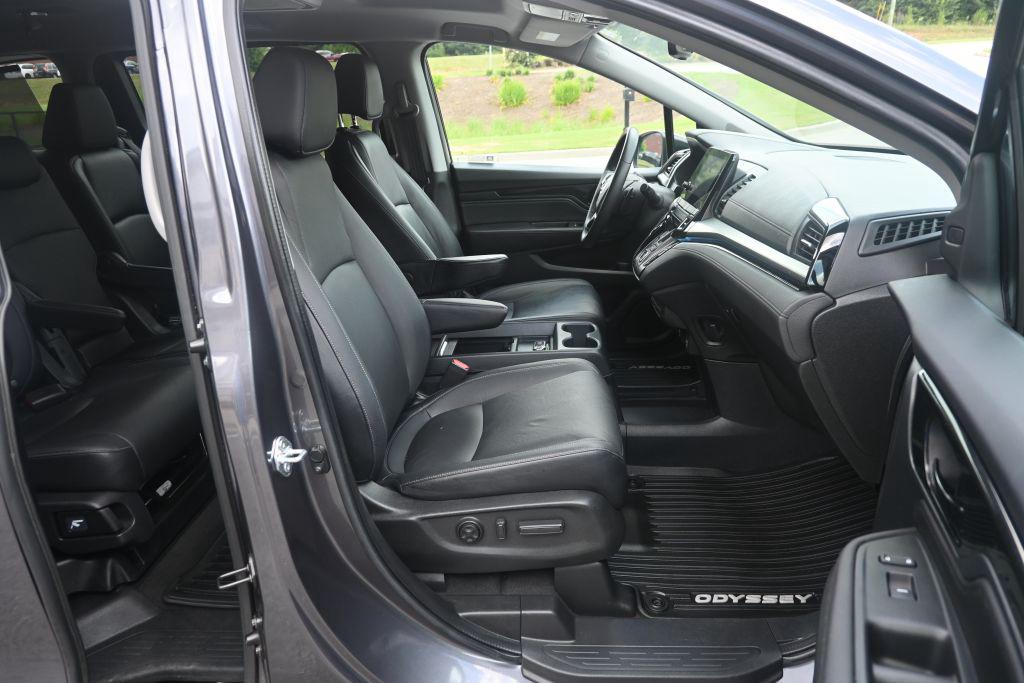 2023 Honda Odyssey - $34,800