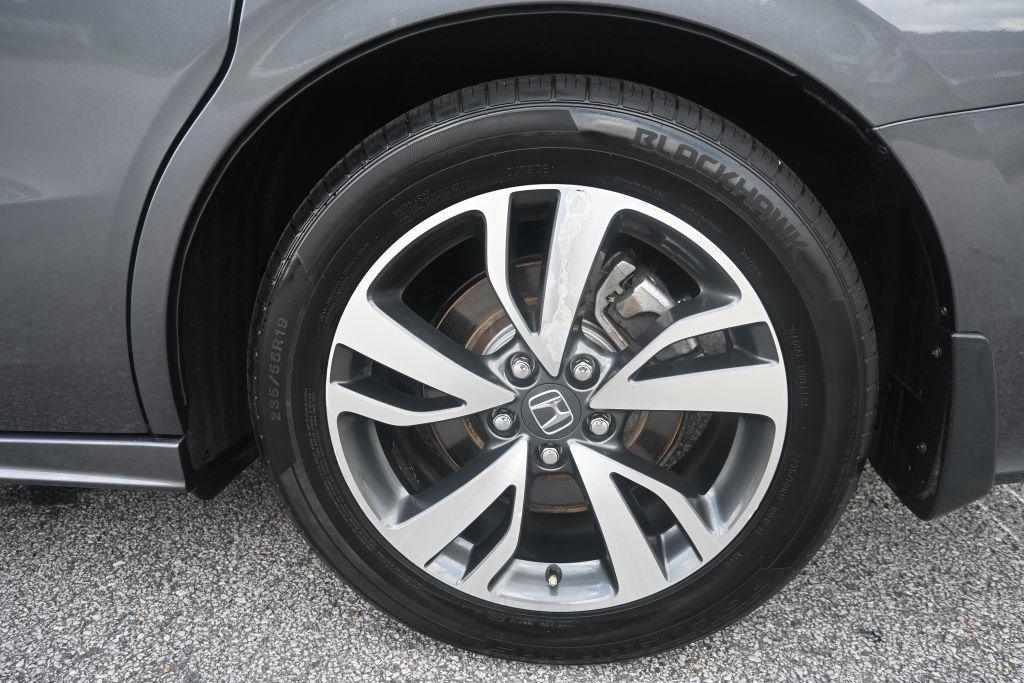 2023 Honda Odyssey - $34,800