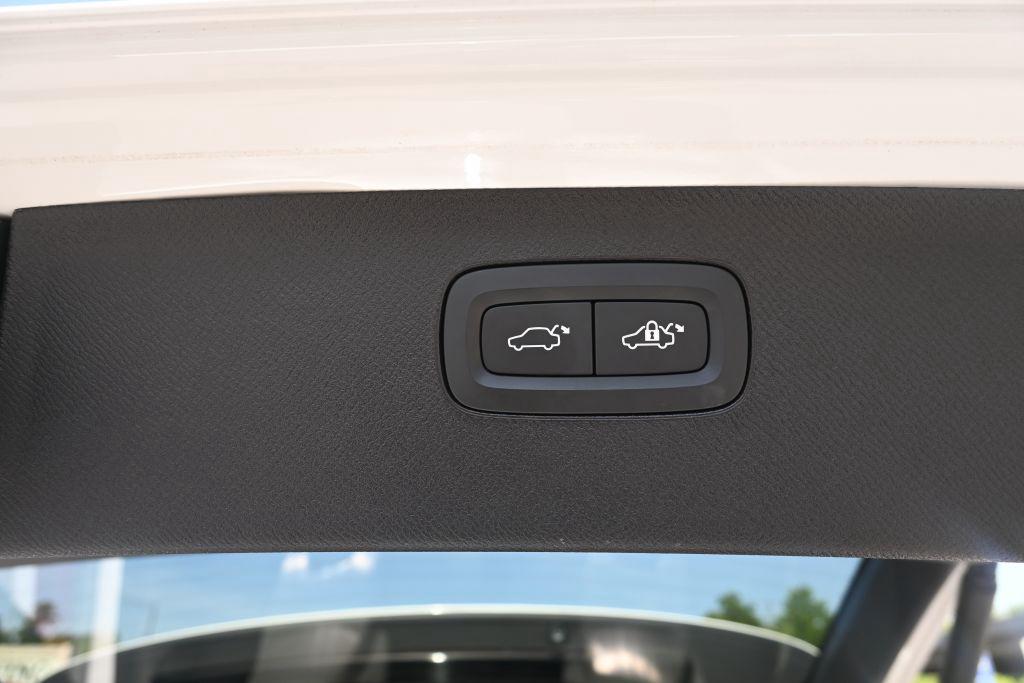 2024 Volvo XC90 - $41,500