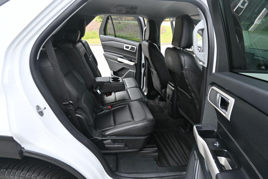 2023 Ford Explorer - $27,400