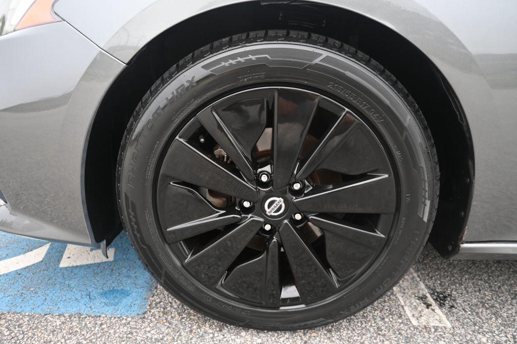 2022 Nissan Altima - $13,500
