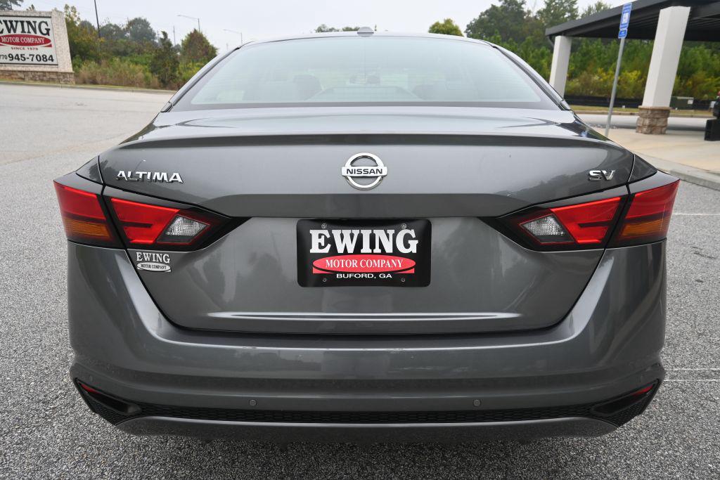 2022 Nissan Altima - $13,500