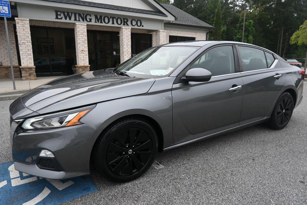 2022 Nissan Altima - $13,500