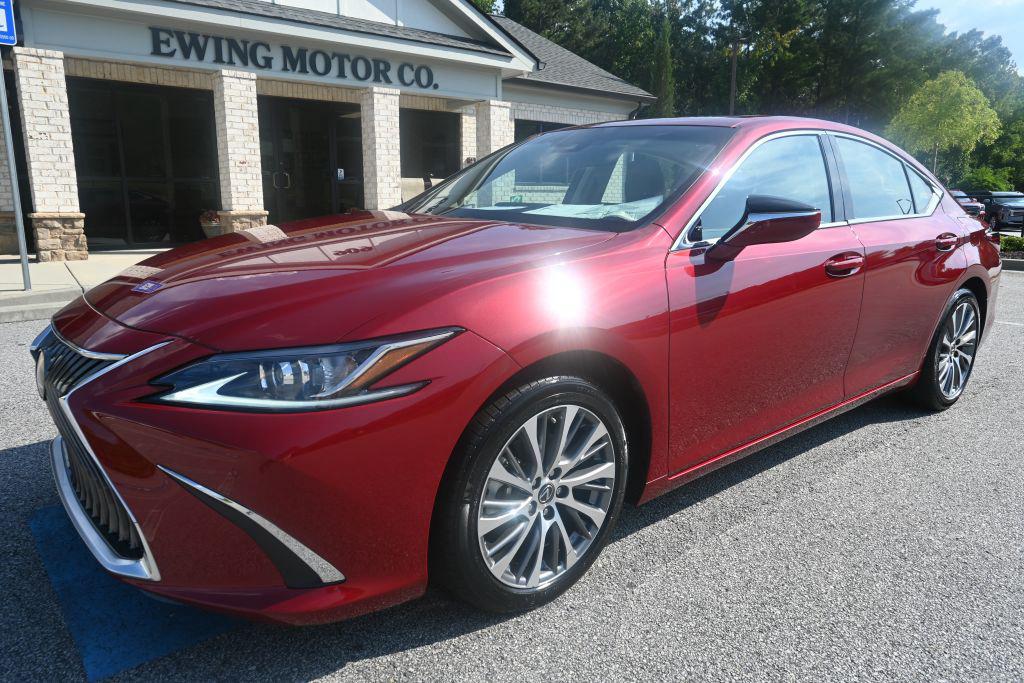 2019 Lexus ES - $31,800