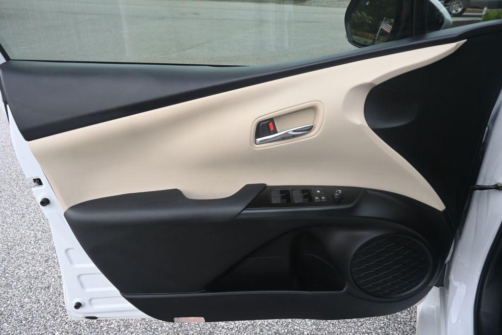 2022 Toyota Prius - $27,950