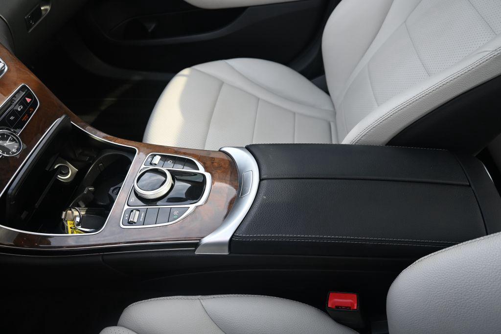 2018 Mercedes-Benz C-Class - $15,500