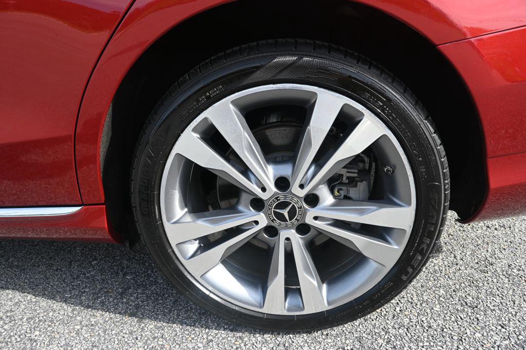 2018 Mercedes-Benz C-Class - $15,500