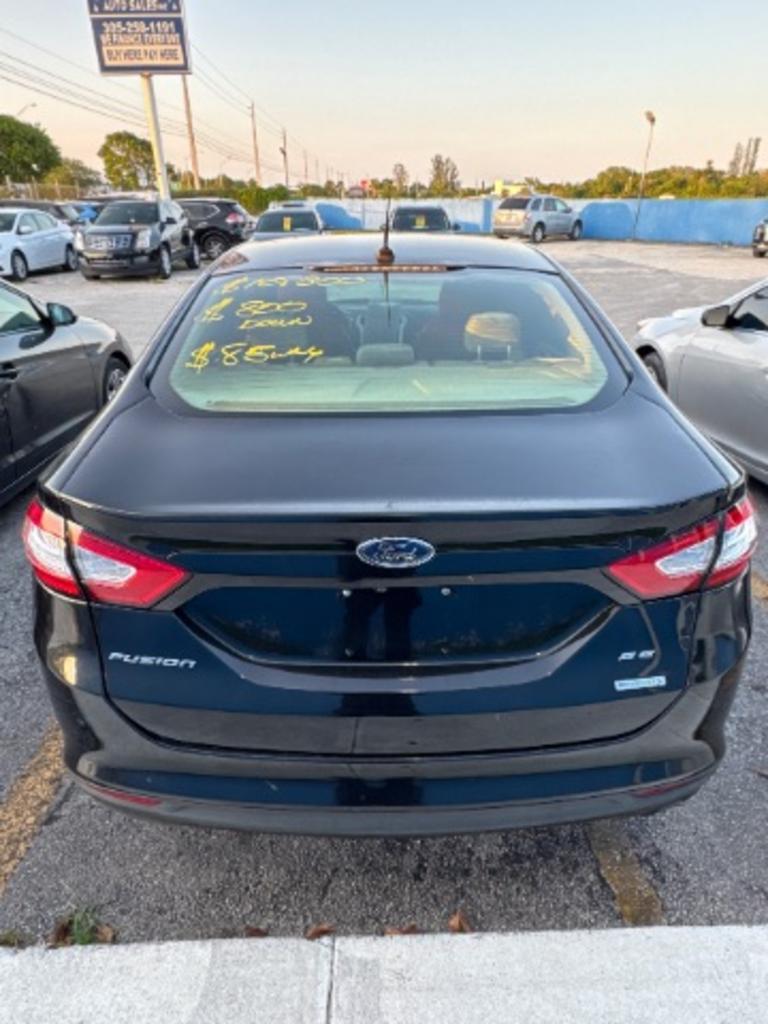 2015 Ford Fusion SE photo