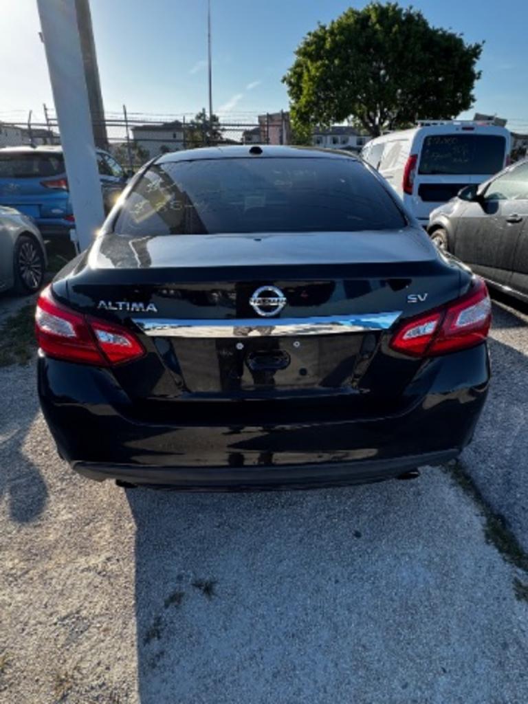 2017 Nissan Altima 2.5 SV photo