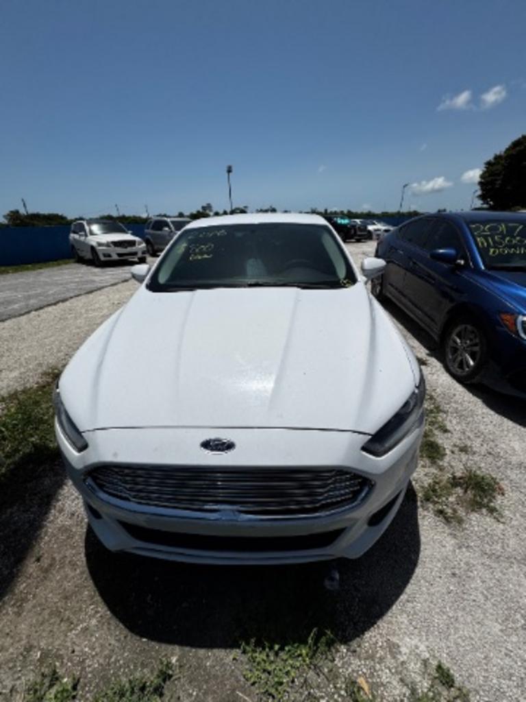 2016 Ford Fusion SE photo