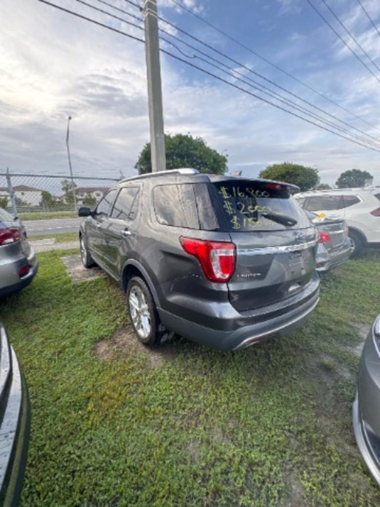 2017 Ford Explorer - $16,800