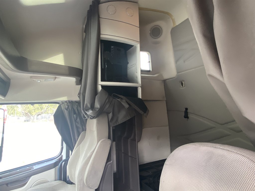 2015 Volvo VNL