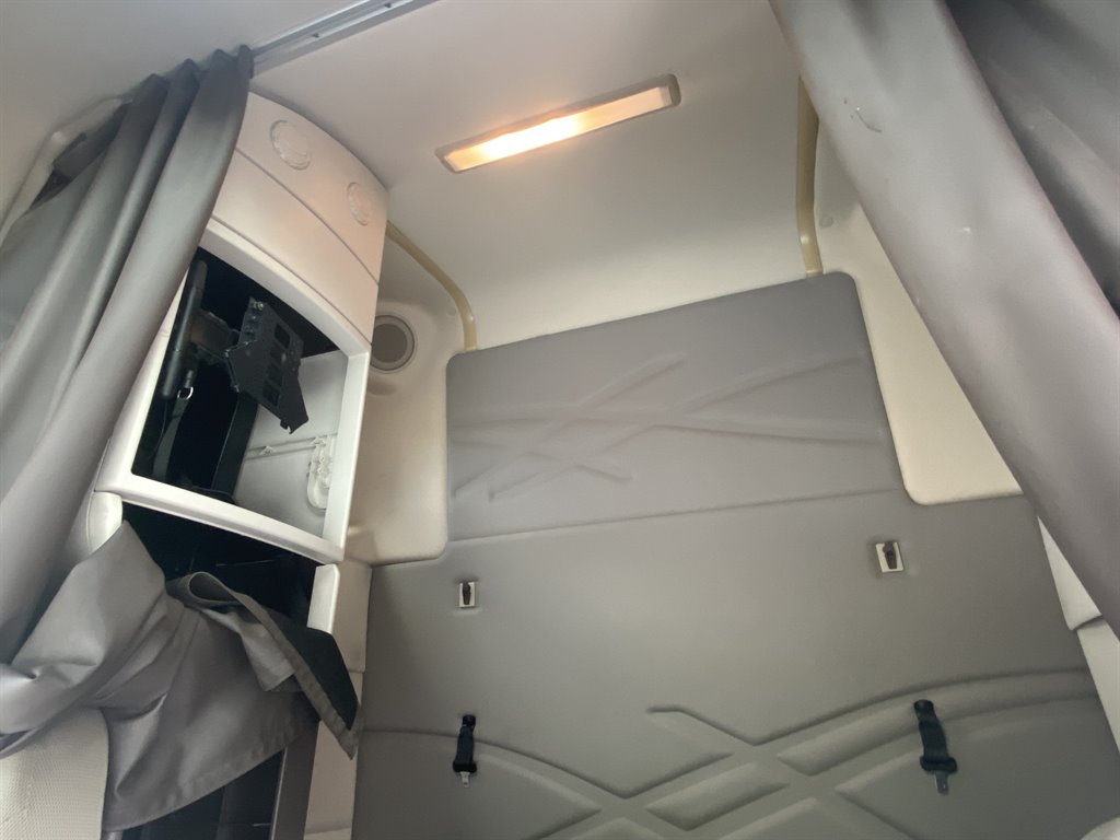 2015 Volvo VNL