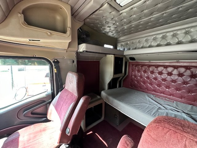 2000 International 9200