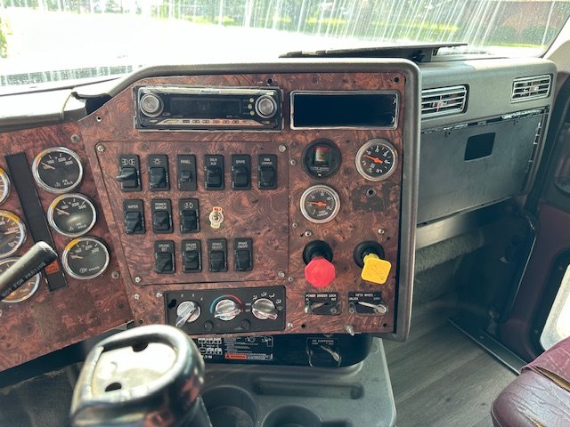 2000 International 9200
