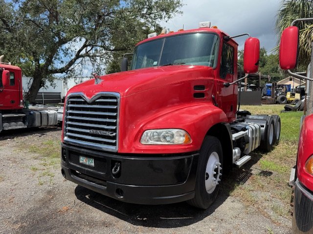 2013 Mack CHU613
