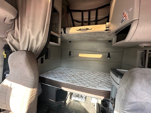 2012 Volvo Vnl
